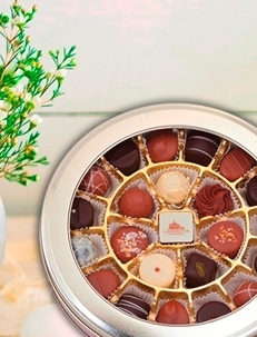 Edle Geschenkdosen & Likör